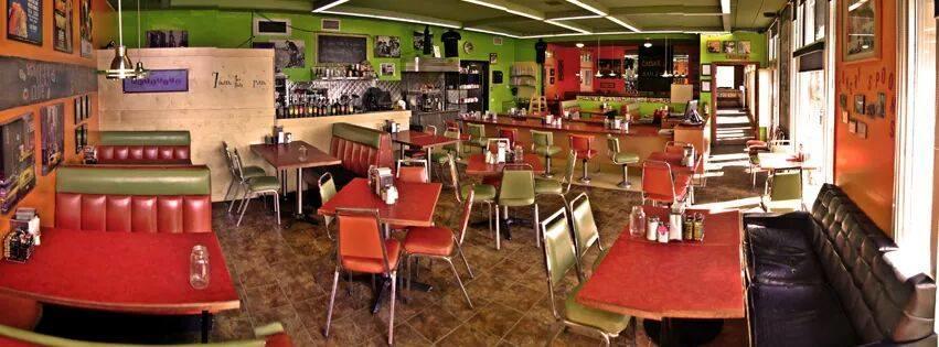 Super 8 Victoria Motel Bagian luar foto